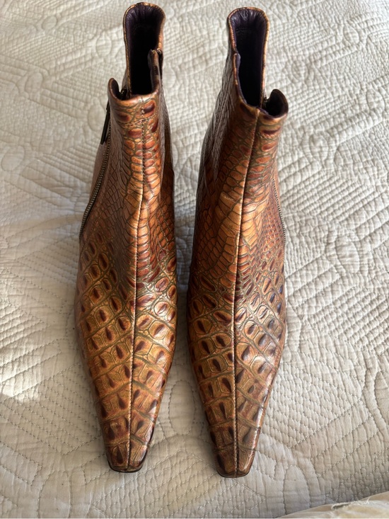 Donald J. Pliner Shoes - Donald J. Pliner “Sarra” Bootie-NWOB-5.5